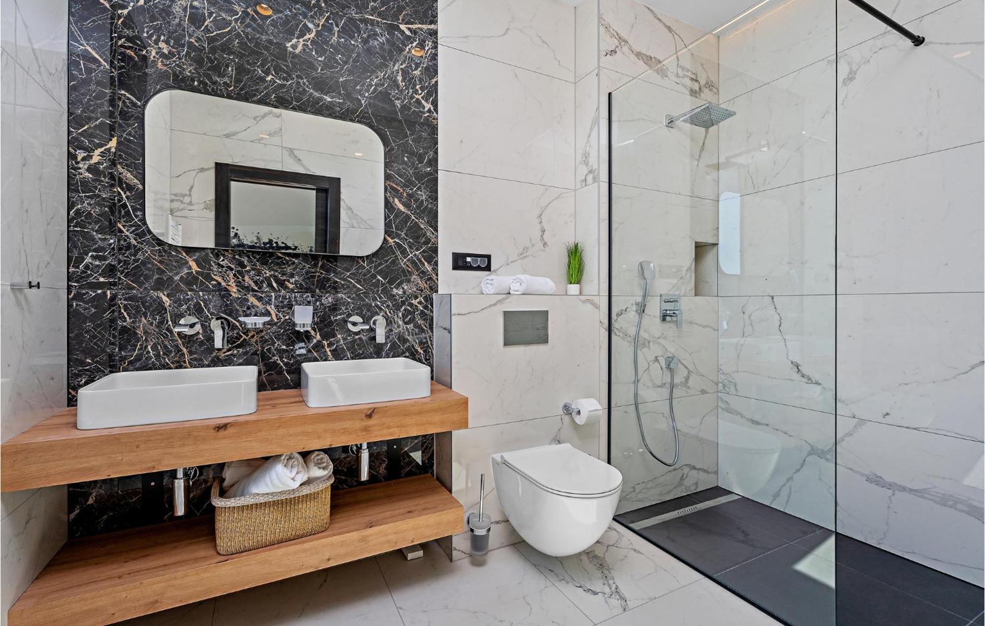 Beautiful Home In Omis With Kitchen Esterno foto